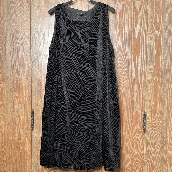 Alfani Woman 18W Black Velvet Dress Sleeveless Geometric Print Party Career - Picture 1 of 10
